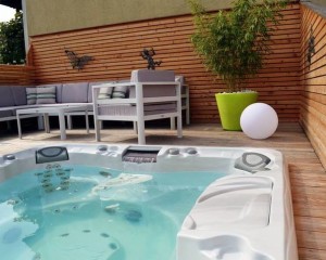 outdoor-hot-tub-trends-for-2019